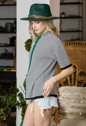 Print Short Sleeve Top with Stripe Contrast.